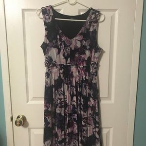 Vera Wang Dress Size M